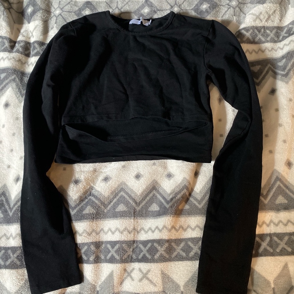 adika cut out long sleeve crop top
